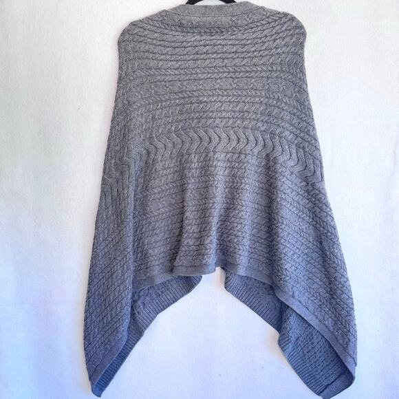 Orvis Gray Cable Knit Wool Blend Poncho Cape Sweater Shawl One Size Cozy - Picture 5 of 6